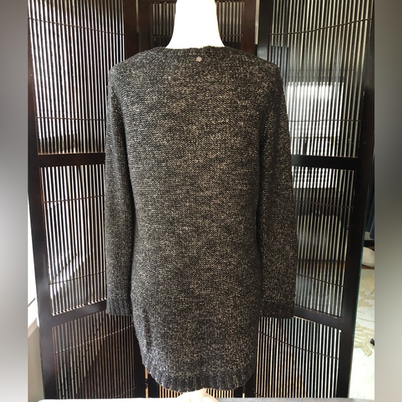 Guess V-Neck Tunic Sweater with High/Low Hem size medium - Picture 4 of 9